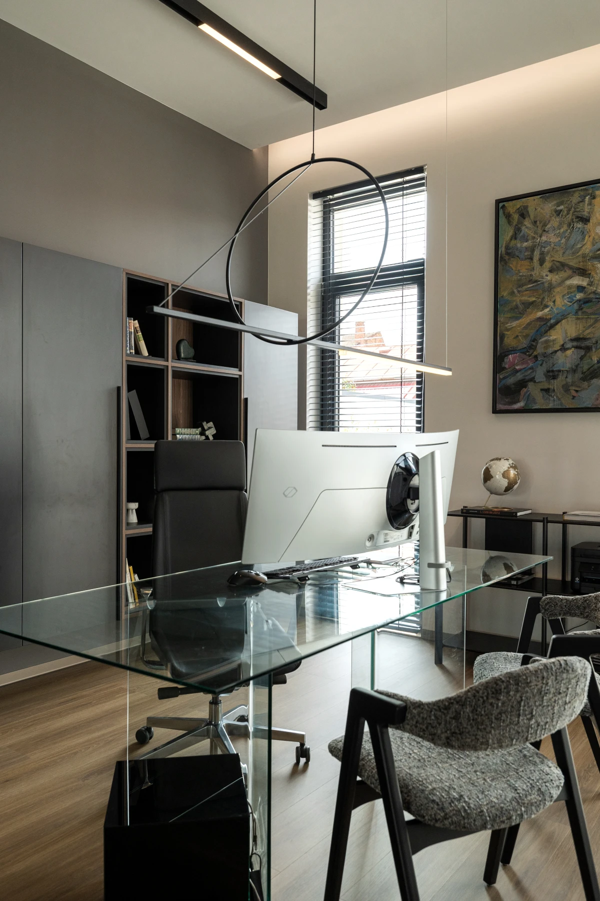 Lounge + office