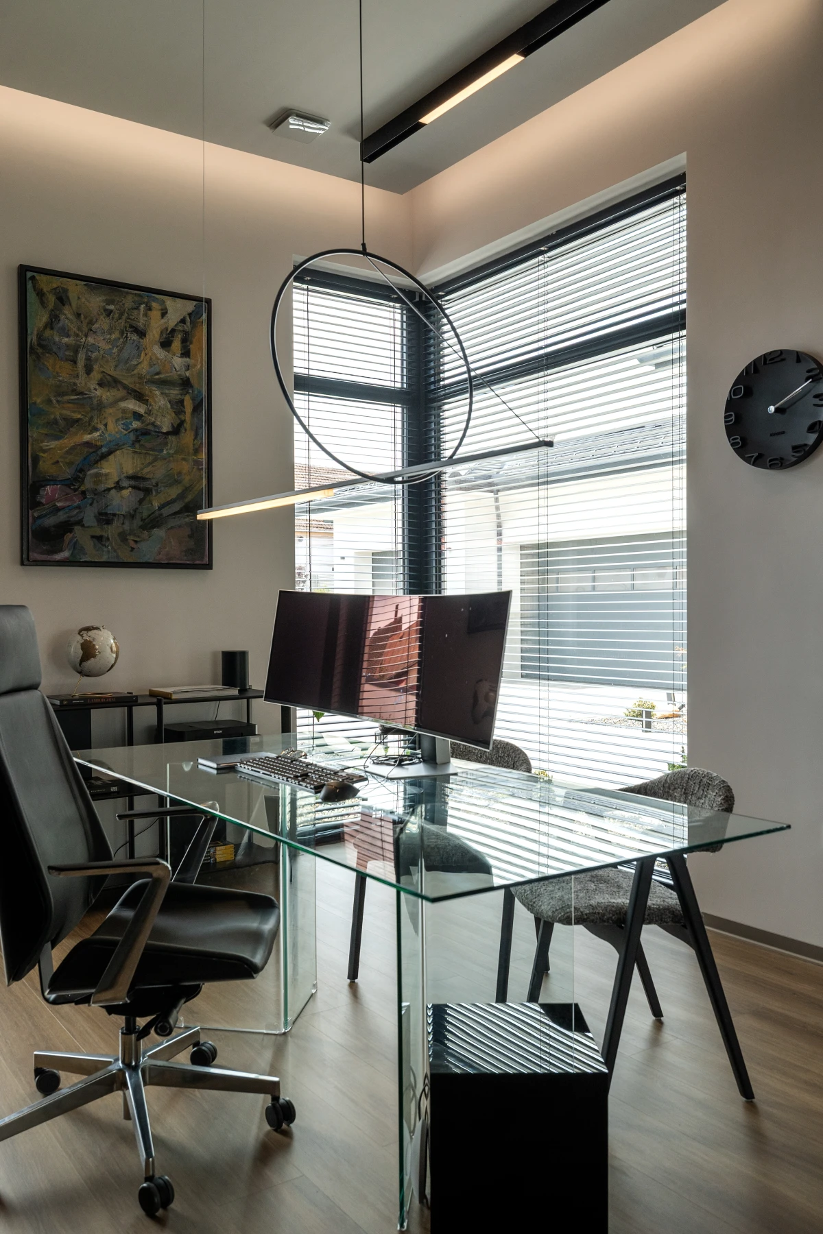 Lounge + office